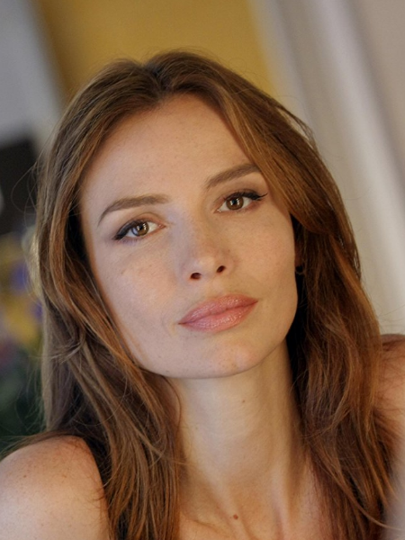 Saffron Burrows