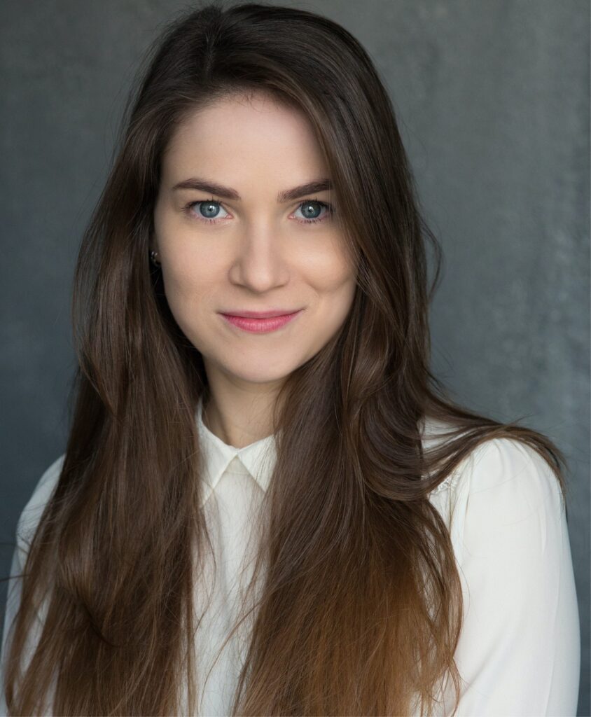 Lowri Izzard